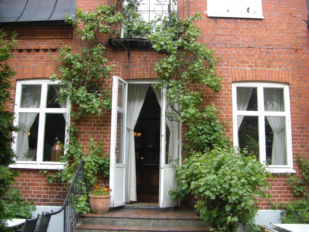 Kastanjelund Hotel Yngsjo Exterior photo